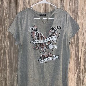 Grey graphic tee with chest ring